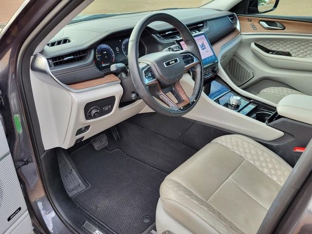 2022 Jeep Grand Cherokee Summit