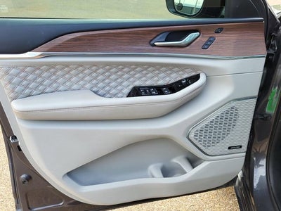 2022 Jeep Grand Cherokee Summit
