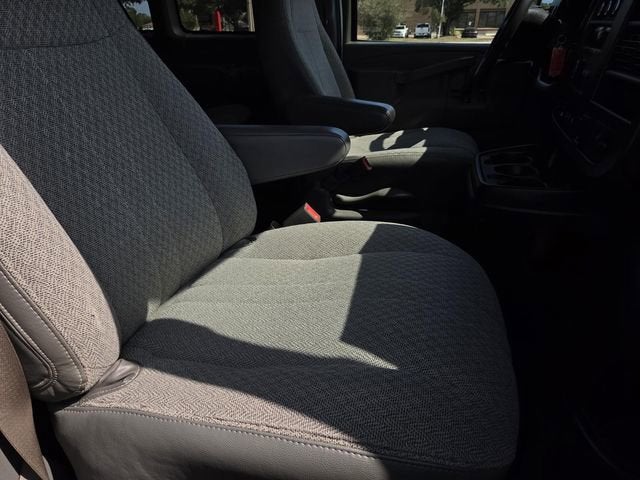 2020 Chevrolet Express Passenger 3500 1LT