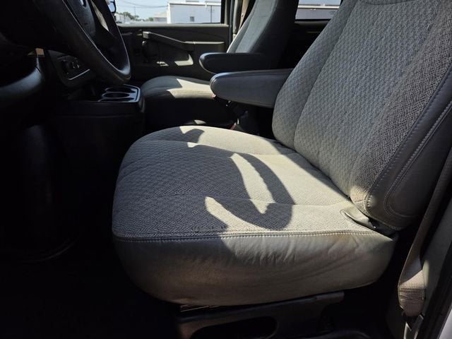 2020 Chevrolet Express Passenger 3500 1LT