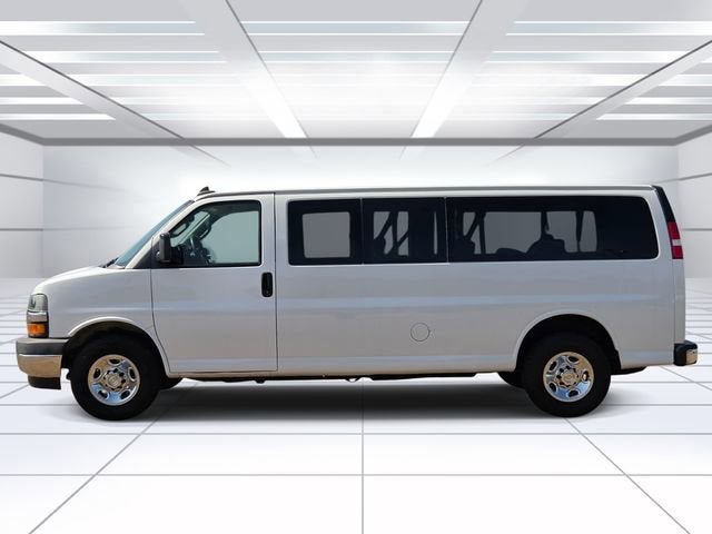 2020 Chevrolet Express Passenger 3500 1LT