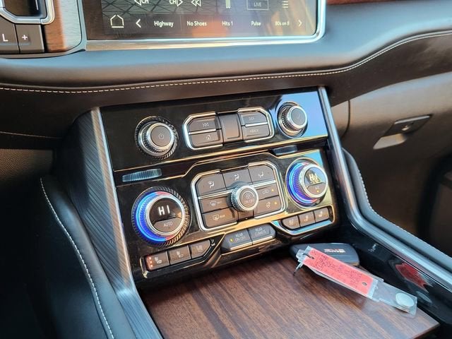 2024 GMC Yukon Denali Ultimate