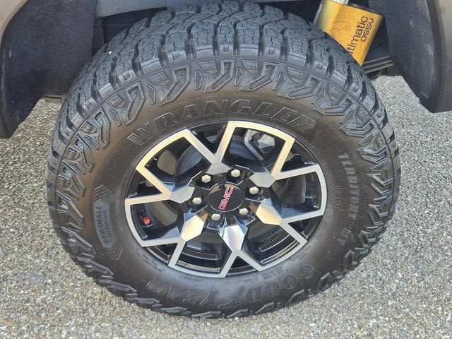 2024 GMC Canyon AT4X