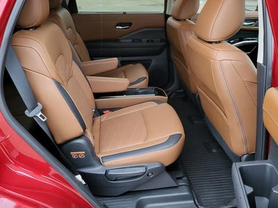 2023 Nissan Pathfinder Platinum