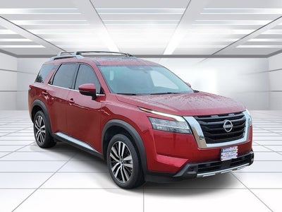 2023 Nissan Pathfinder Platinum