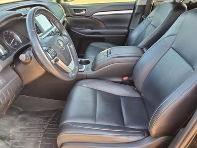 2019 Toyota Highlander SE