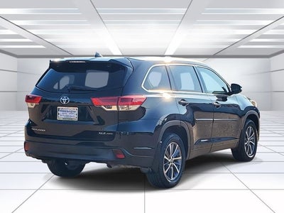 2019 Toyota Highlander SE