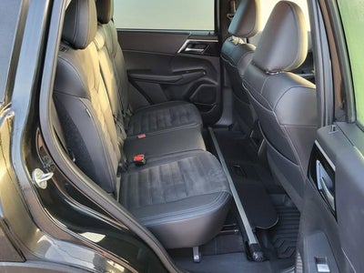 2023 Mitsubishi Outlander SE