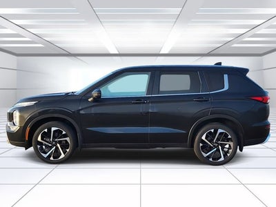 2023 Mitsubishi Outlander SE
