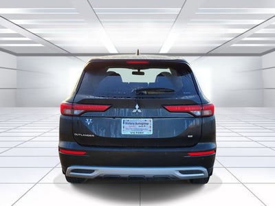 2023 Mitsubishi Outlander SE
