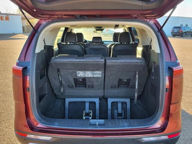 2024 Kia Carnival LX