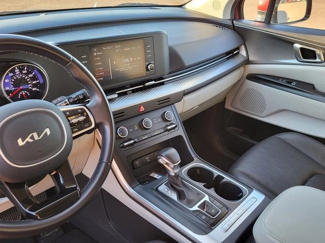 2024 Kia Carnival LX