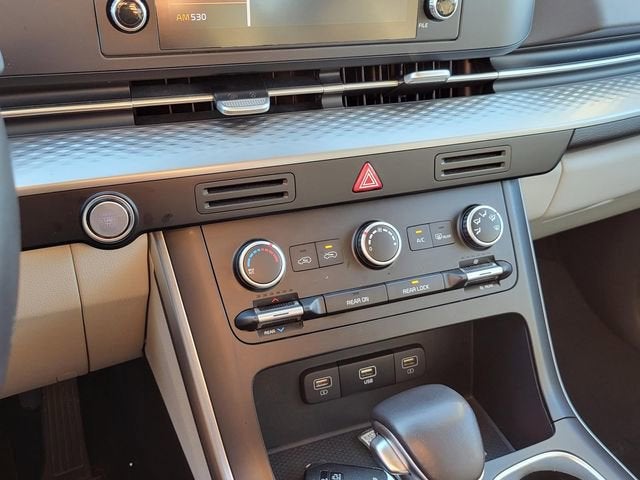 2024 Kia Carnival LX